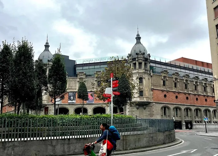 Piso En El Centro De Bilbao, Frente A La Alhondiga